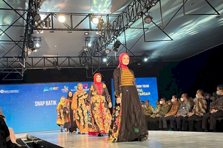 Istri Gubernur Dan Kepala Bi Jateng Ramaikan Semarang Fashion Trend