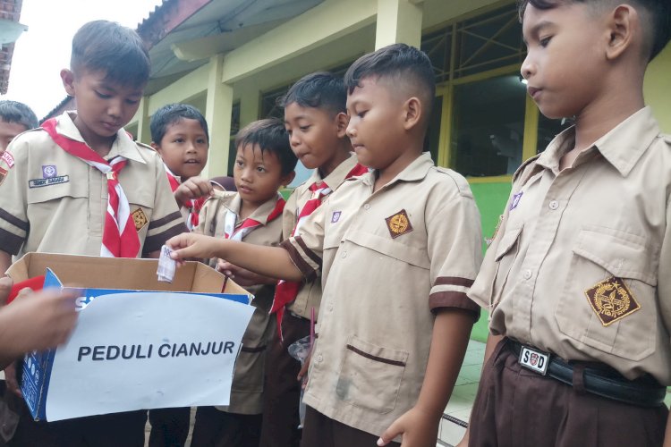 Seribuan Siswa Sd Di Batang Sisihkan Uang Saku Untuk Korban Gempa