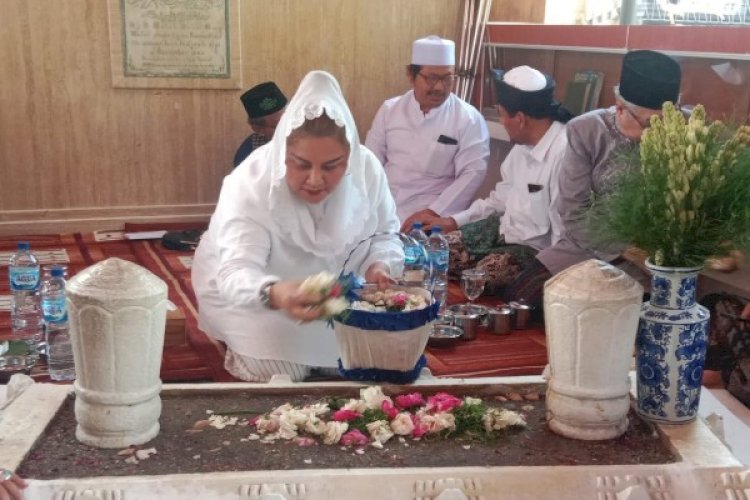 Hasil Pemugaran Makam KH Sholeh Darat Diresmikan RMOL JATENG