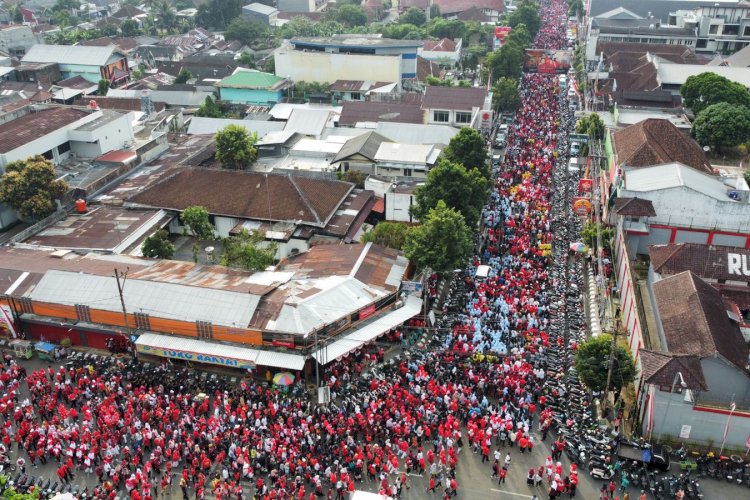 Ribuan Warga Purbalingga Ikuti Senam Dan Jalan Sehat RMOL JATENG