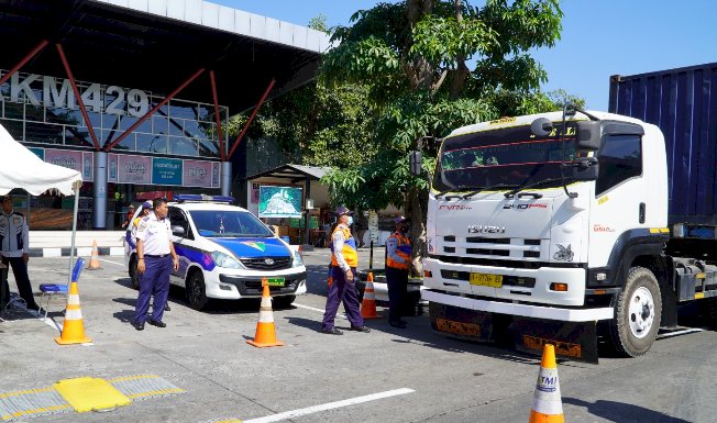 Kendaraan Terjaring Di Operasi Odol Jalan Tol Ruas Tol Semarang