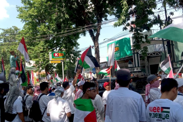 Ratusan Massa Grobogan Gelar Aksi Bela Palestina RMOL JATENG