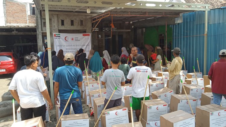 Bulan Sabit Merah Berikan Donasi Warga Banjir Demak RMOL JATENG