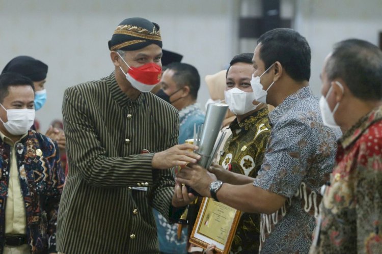 Kota Semarang Kembali Raih Predikat Pembangunan Terbaik Se-Jateng ...