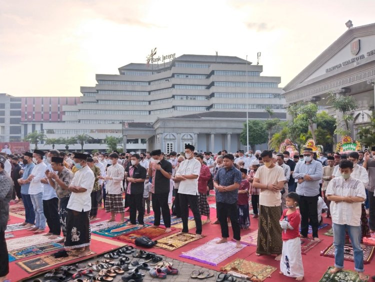 Pemkot Semarang Gelar Solat Idul Fitri Perdana Selama Pandemi Rmol Jateng