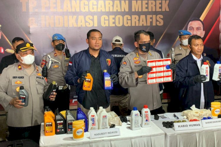 Ditkrimsus Polda Jateng Gerebek Gudang Oli Palsu Di Kawasan Tanah Mas Semarang RMOL JATENG