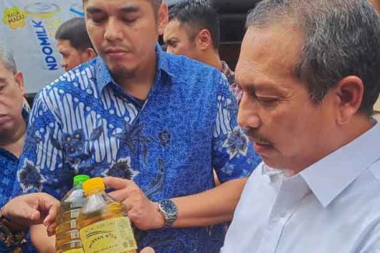 Kemendag Temukan Peredaran 1800 Liter Minyakita Palsu Di Sragen - RMOL ...