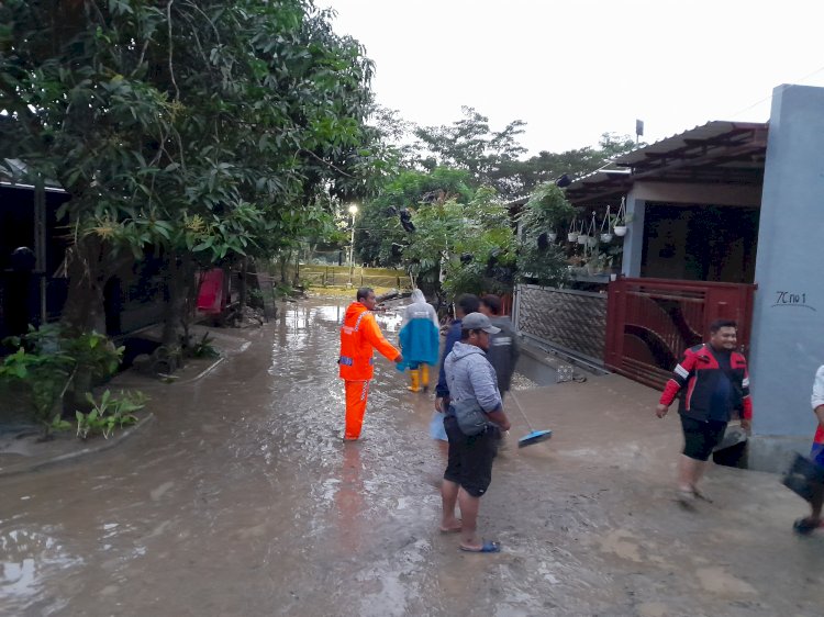 Banjir Bandang Di Kawasan Dinar Indah Meteseh Semarang - RMOL JATENG