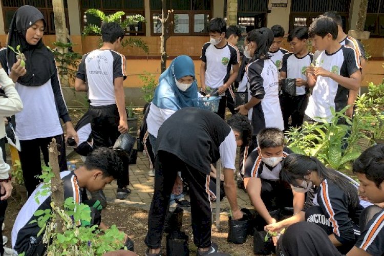 Urban Farming Membuat Siswa SMP Negeri 1 Semarang Lebih Kreatif - RMOL ...