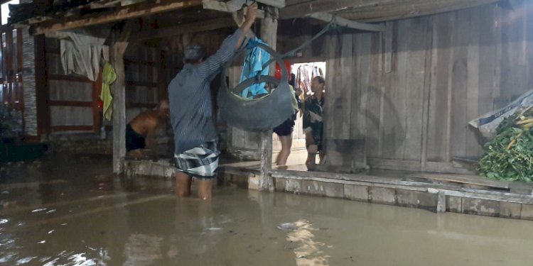 Sungai Tuntang Meluap, Ratusan Rumah Tergenang Banjir - RMOL JATENG