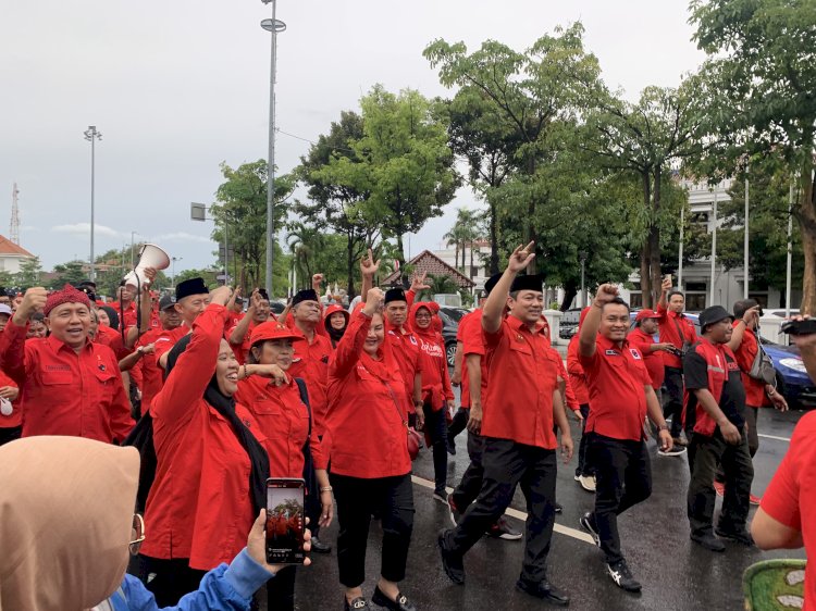 Daftarkan Bacaleg, PDI Perjuangan Lakukan Long March Kirab Budaya ...