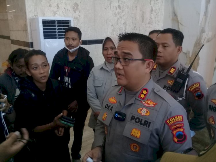 Kapolres Semarang AKBP Ahmad Oka Mahendra saat memberikan keterangan kepada wartawan, Minggu (24/9). 