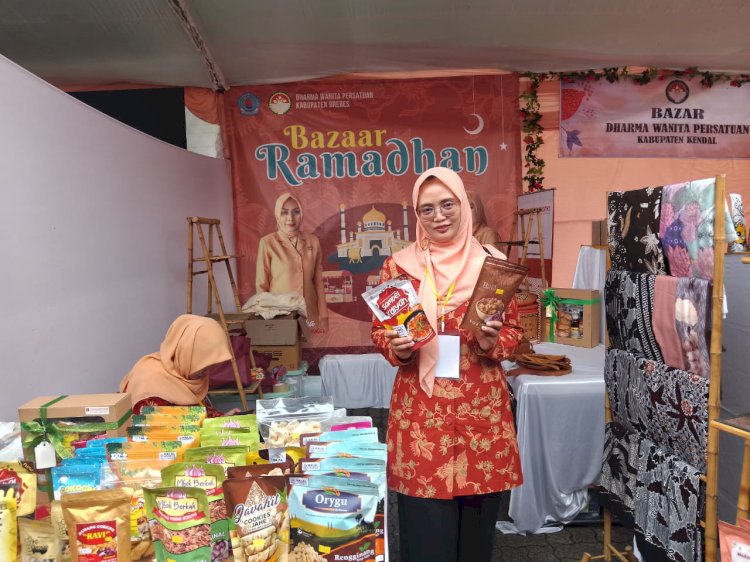 Salah satu stand Bazaar Ramadan Fair 2024 di halaman Kantor Gubernur Jateng, Jalan Pahlawan, Kota Semarang Kamis (21/3). Umar Dani /Dok.RMOLJateng