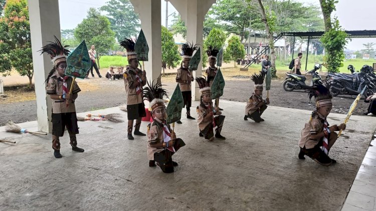 Sejumlah siswa menunjukkan bakat seni di ajang Pesta Siaga Pramuka Kabupaten Batang.(RMOL Jateng/Bakti Buwono)