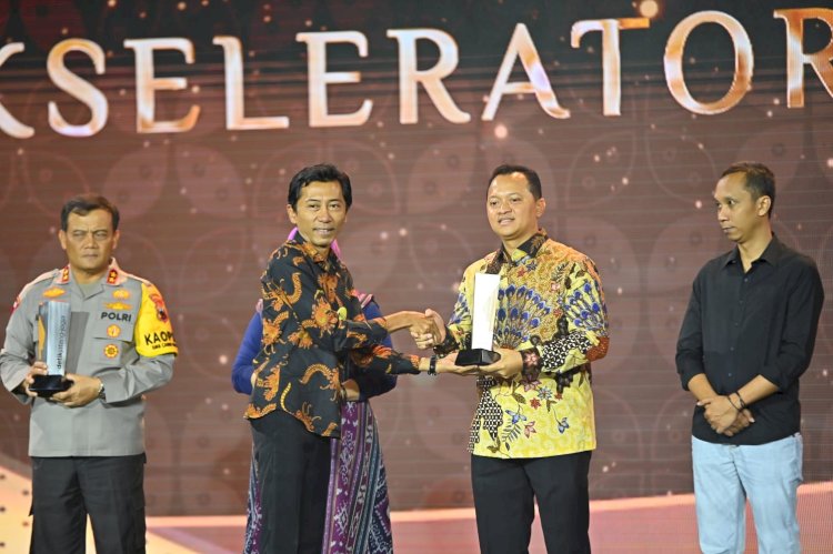 Kapolres Jepara AKBP Wahyu Nugroho Setyawan Menyabet Penghargaan Jateng Awards 2024 Pada Selasa (30/04) Di Padma Hotel, Kota Semarang. Arif Edy Purnomo/RMOLJawaTengah