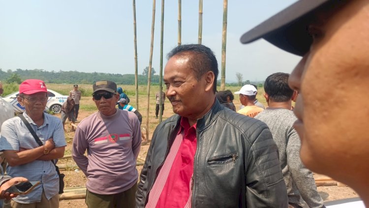 Perwakilan PT Prima Parquet Indonesia (PPI) Surakarta Sugirman saat mediasi sengketa tanah Desa Depok, Kecamatan Kandeman, Kabupaten Batang