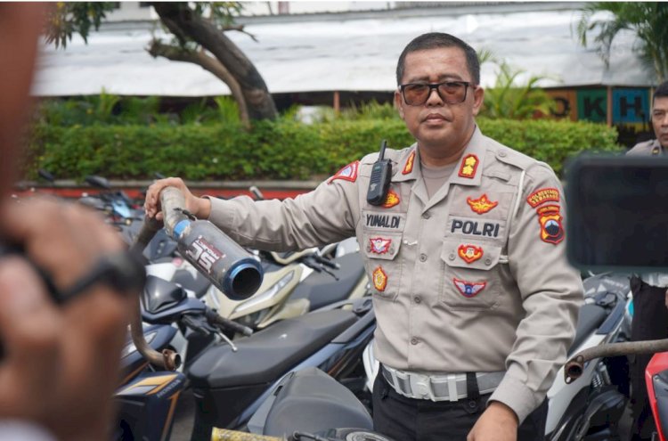 Polisi Akan Memusnahkan Ratusan Knalpot Brong Hasil Sitaan Selama Operasi Lalu Lintas  Di Kota Semarang. Dicky A Wijaya/RMOLJawaTengah