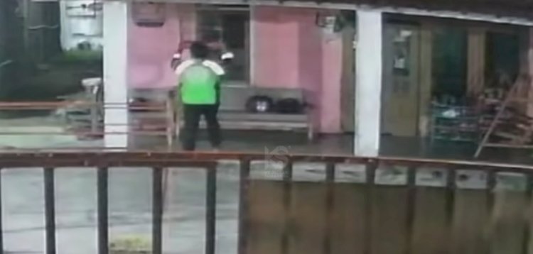Aksi Pencurian Burung Terekam CCTV Terjadi Di Pedurungan Tengah IX, Semarang, Senin (10/6) Lalu. Istimewa/RMOLJawaTengah