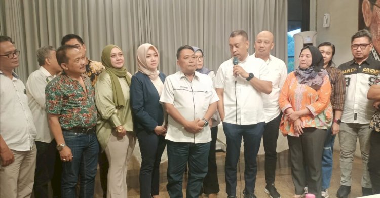 Sejumlah pengacara se kota Semarang dalam jumpa pers  mendukung upaya penegakan hukum terhadap kasus penganiayaan terhadap advokat di Semarang, Jumat (21/6). Umar Dani/RMOLJateng
