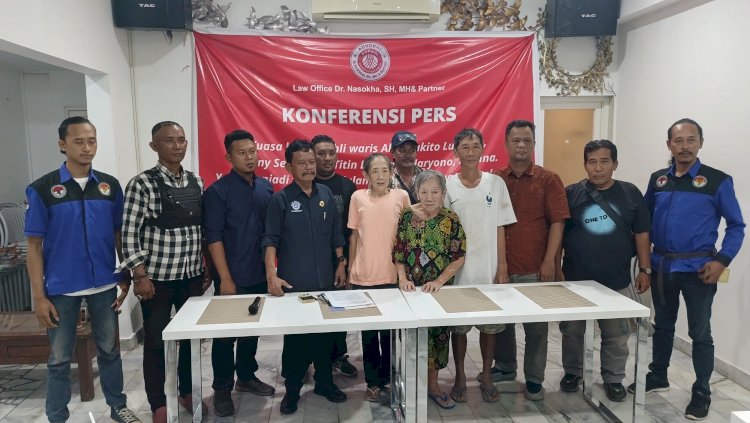 Konferensi Pers sekeluarga jadi terdakwa kasus dugaan penyerobotan tanah di Kota Pekalongan., Selasa (25/6). Bakti Buwono/RMOL Jateng